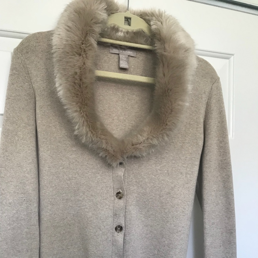 BEAUTIFUL Banana Republic cardigan!